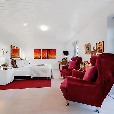 Alokke Bed & Breakfast 3*